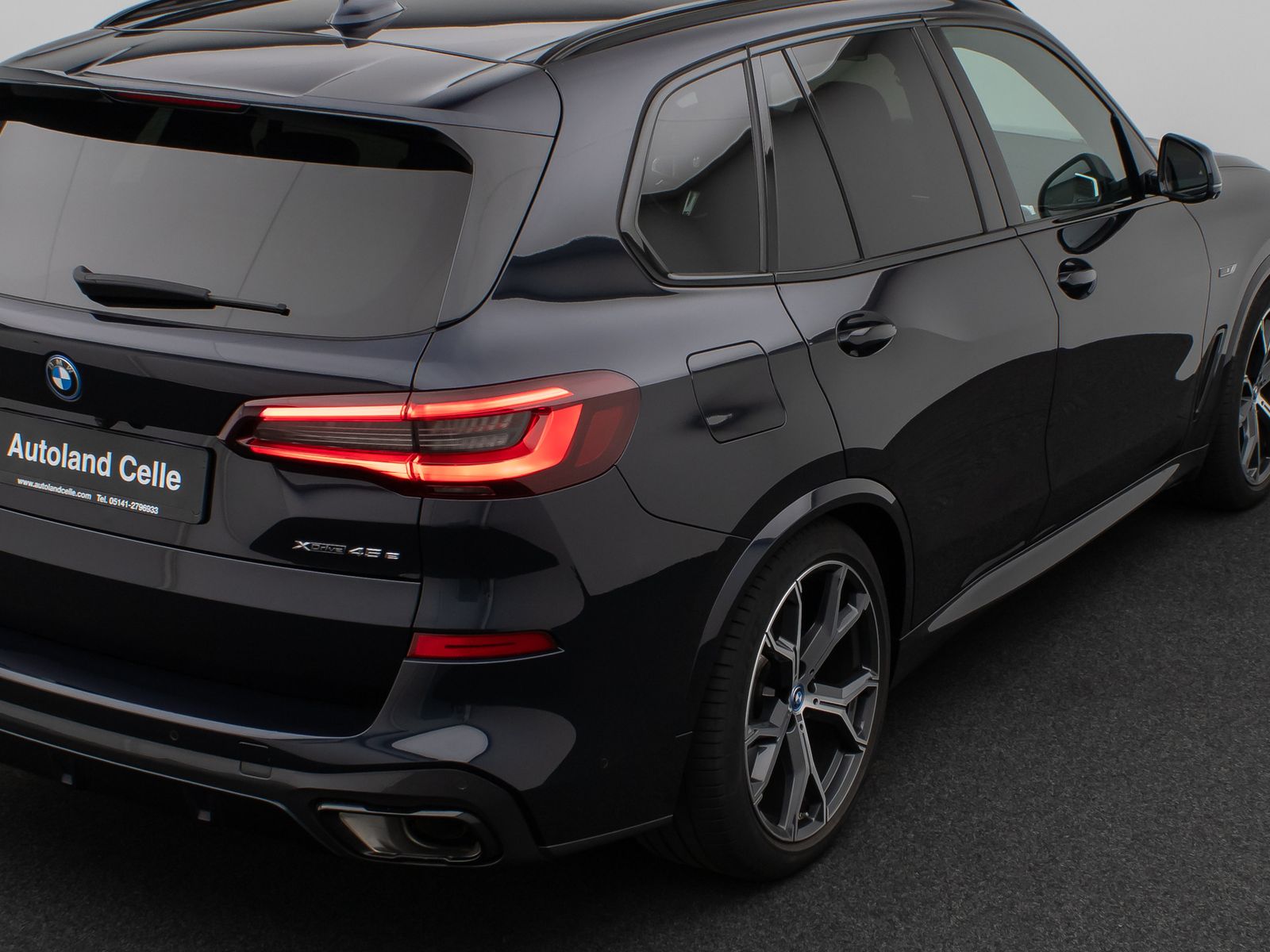 Fahrzeugabbildung BMW X5 xD45e M Sport 360°HUD DAB H/K Individual 21Zl