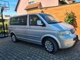 Volkswagen VW T5 Multivan 1,9 TDI Comfort Line - Volkswagen T5 Multivan mit Diesel-Antrieb: Kleinbus, 1.9