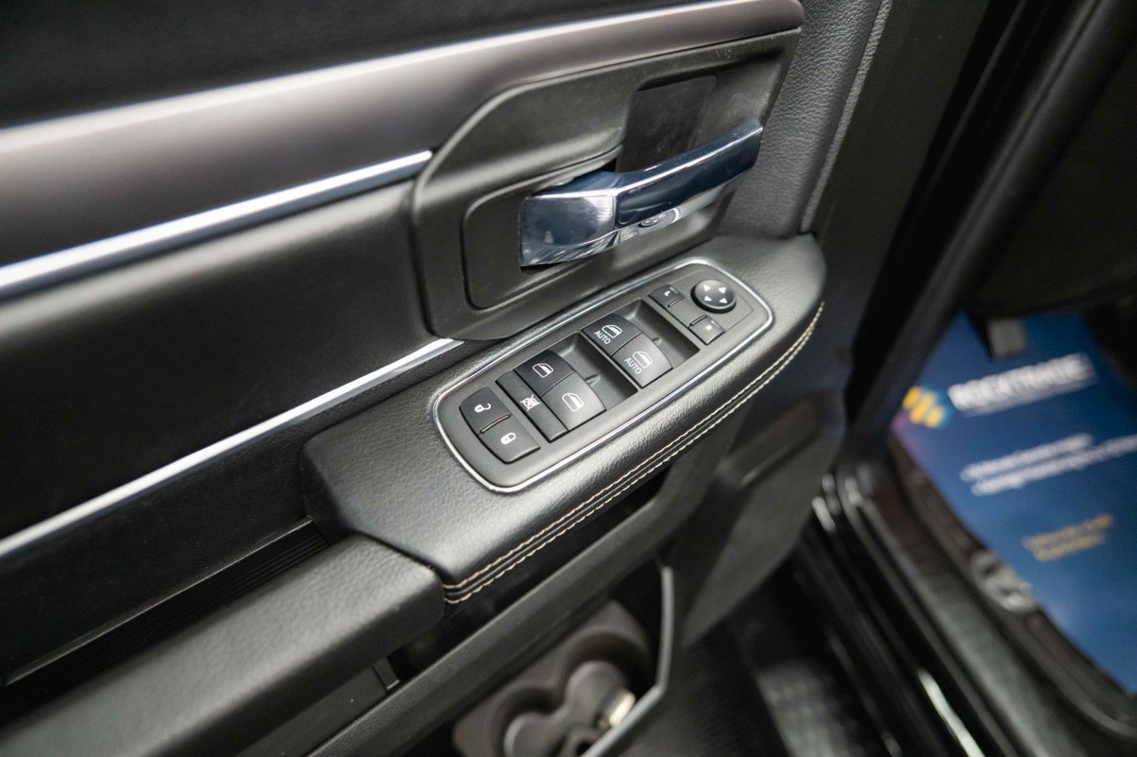 Fahrzeugabbildung Dodge RAM 5.7 V8 HEMI 4x4 Sport OFFROAD Night WARLOCK