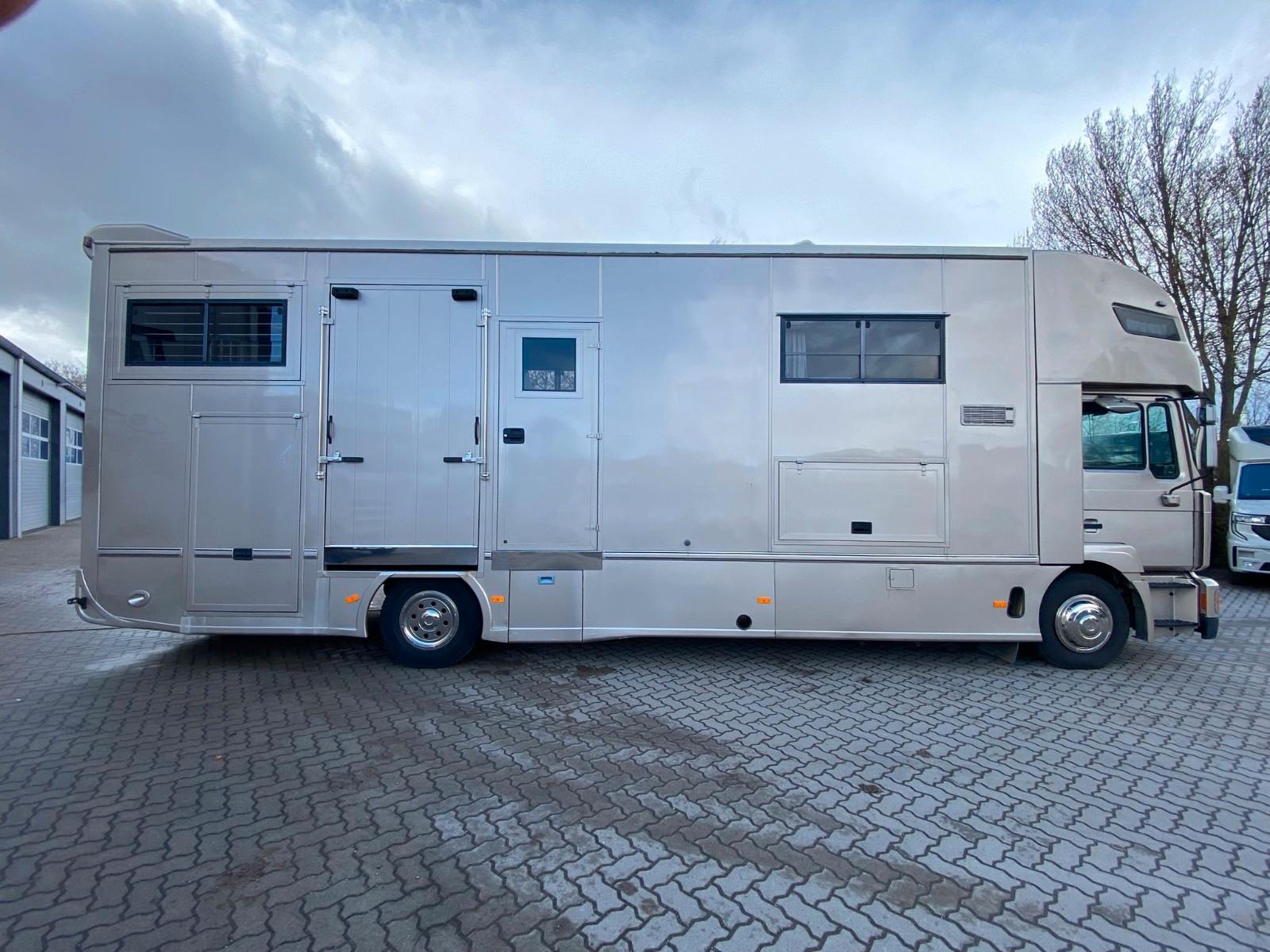 MAN 12 220 5 Pferde Wohnung