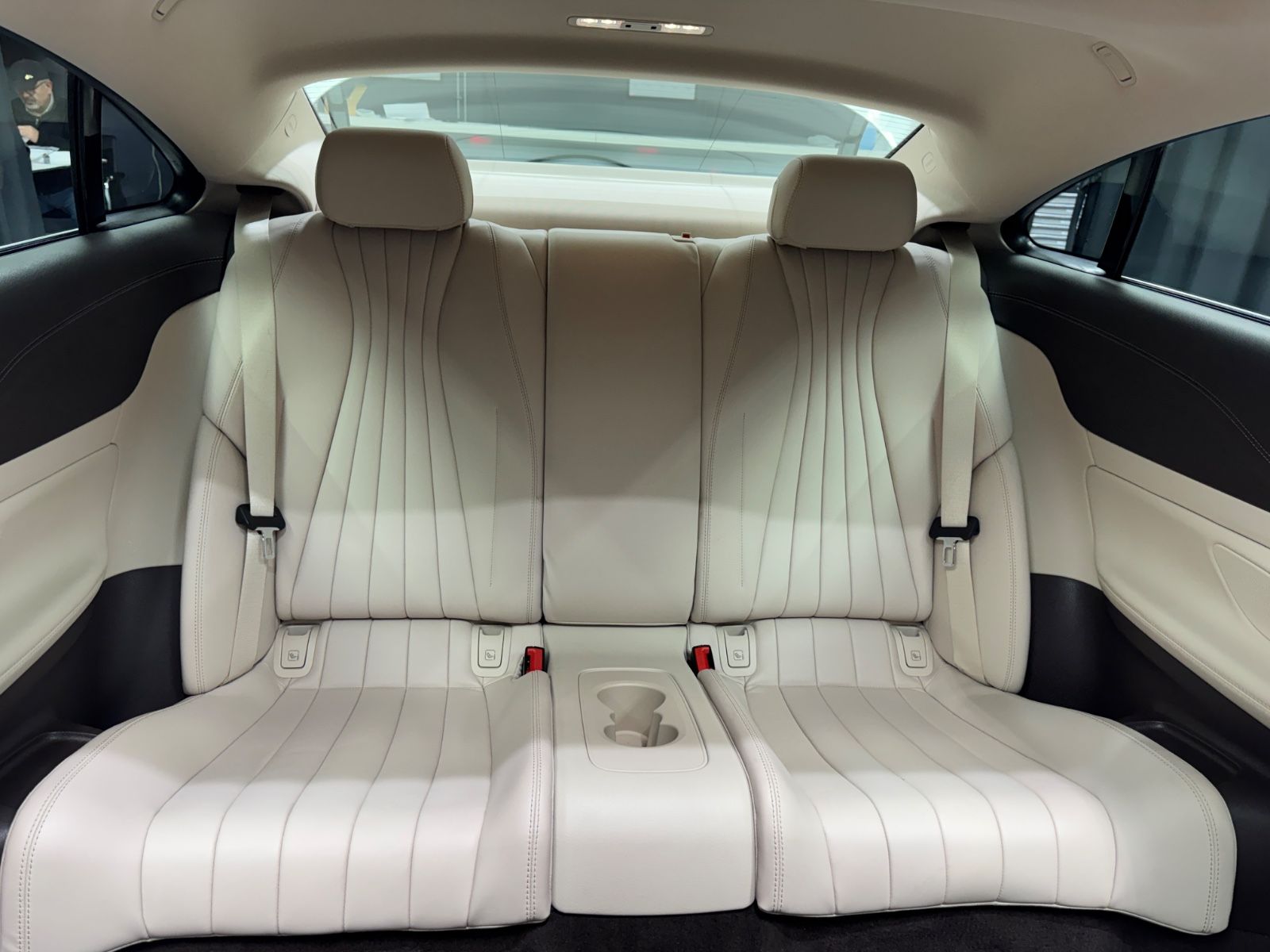 Fahrzeugabbildung Mercedes-Benz E 300 Coupe|AMG-LINE|WIDE-SCREEN|PANO|DESIGNO|