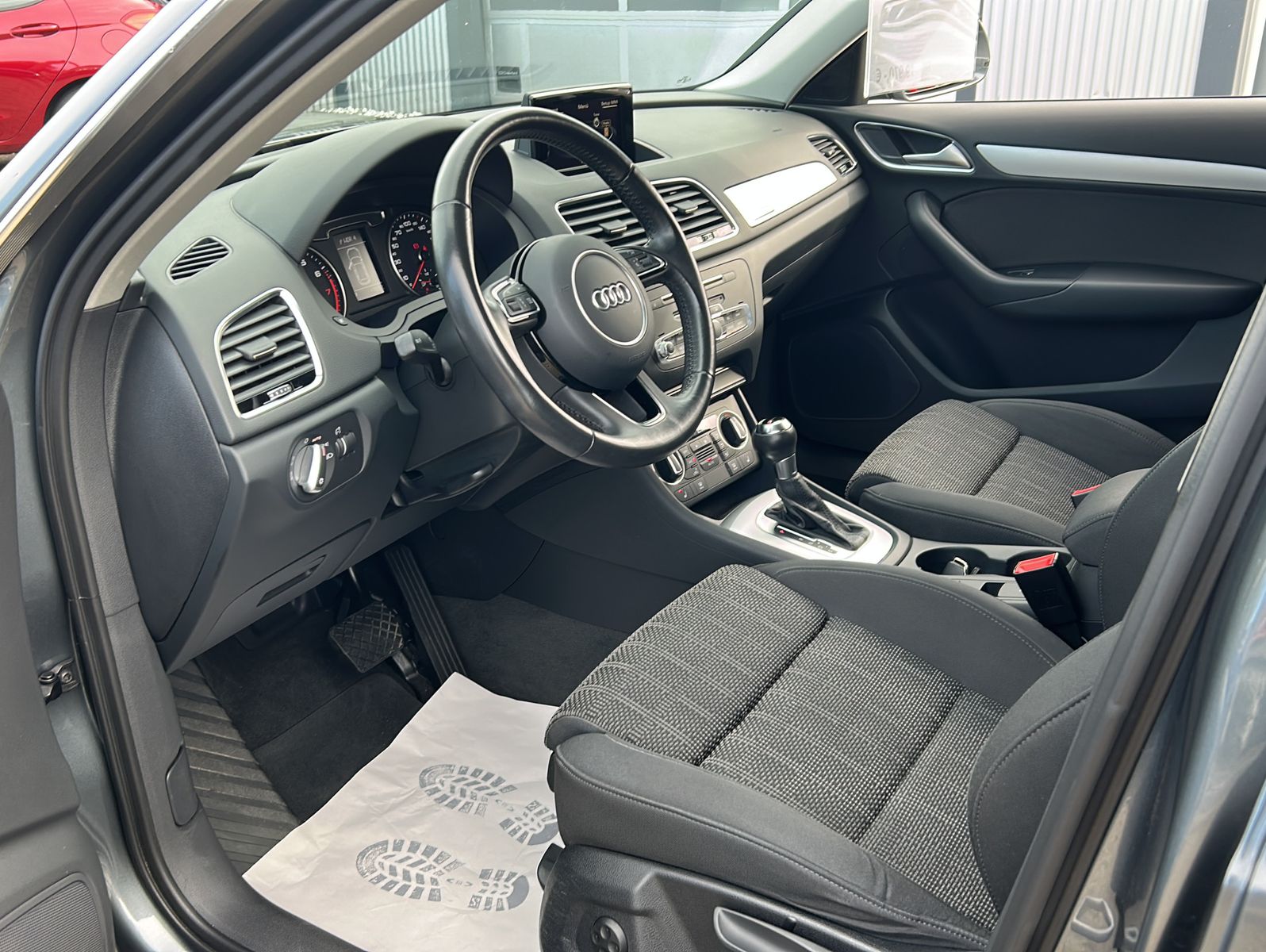 Fahrzeugabbildung Audi Q3 2,0 TFSI sport quattro