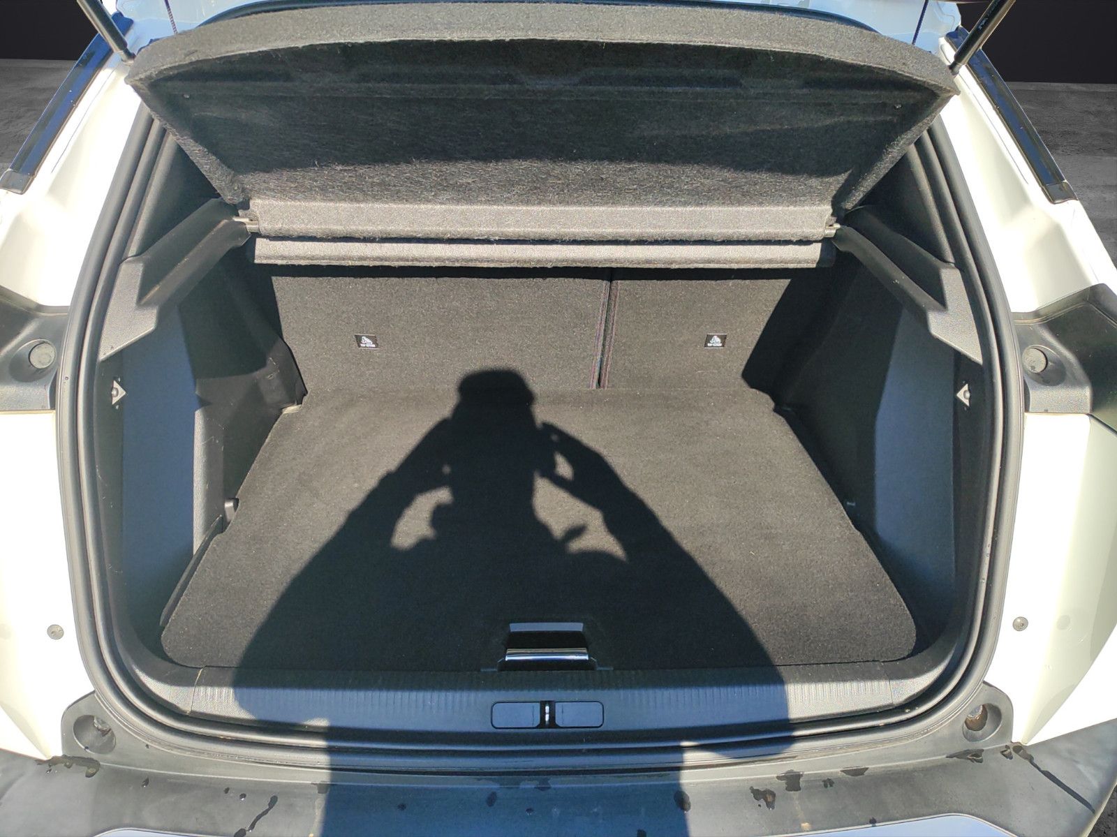 Fahrzeugabbildung Peugeot 2008 e- Allure Pack*Navi*Apple CarPlay*Shz*