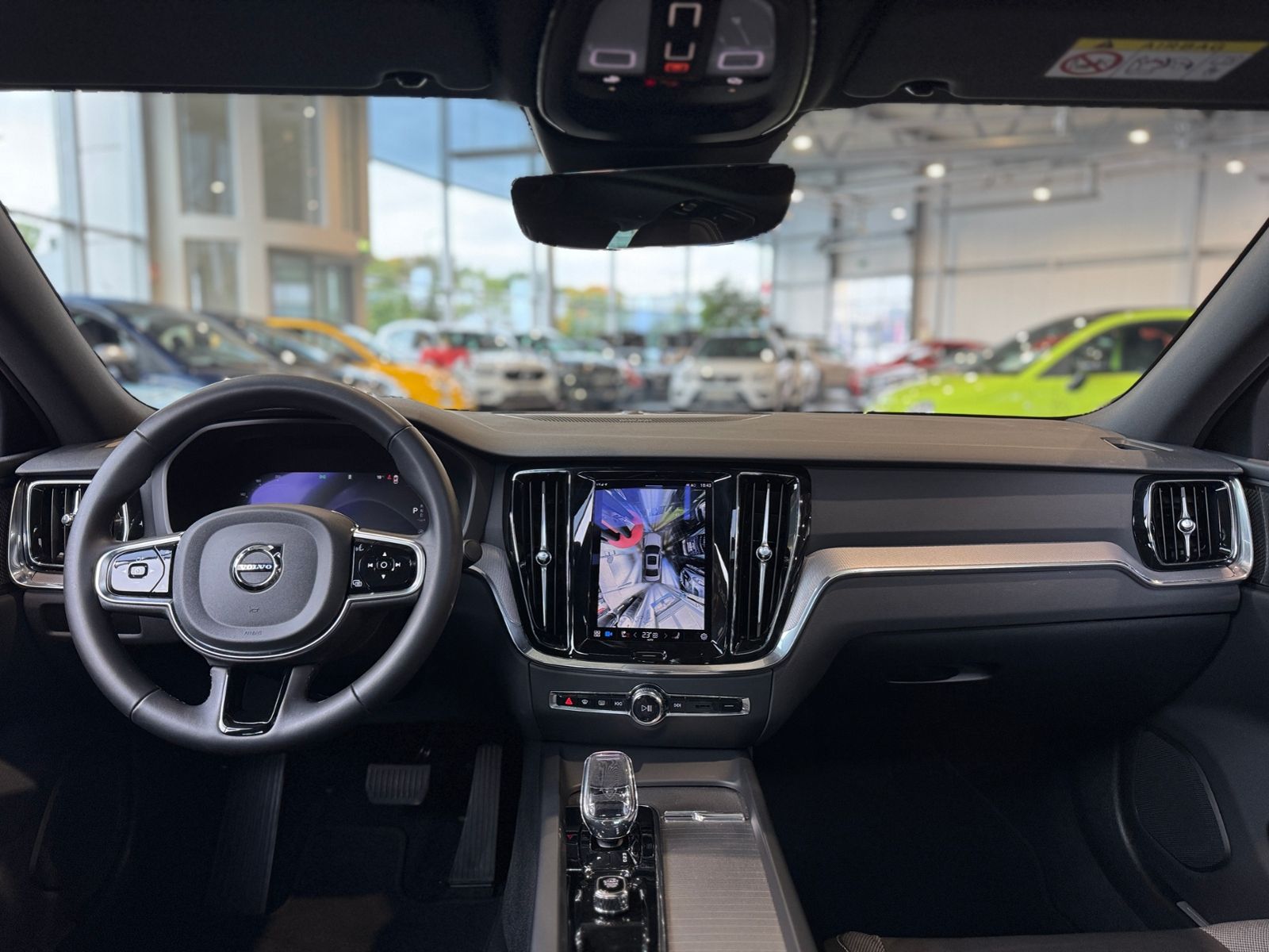 Fahrzeugabbildung Volvo S60 Lim. Plus Dark PANO 360° H/K LED