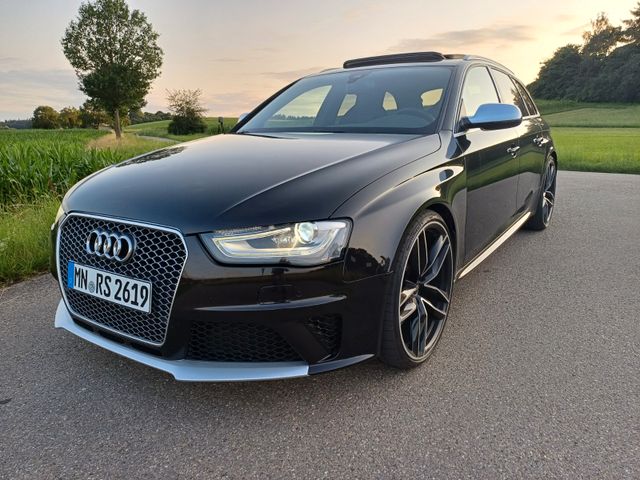 Audi RS4 RS 4 Avant 4.2 FSI quattro