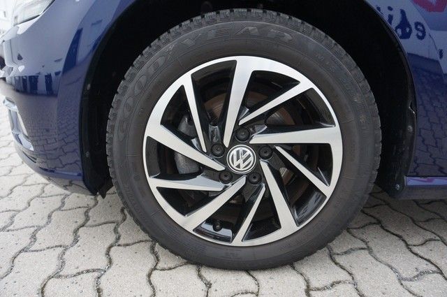Fahrzeugabbildung Volkswagen Golf VII Variant TDI Join DSG Navi PDC SH LM