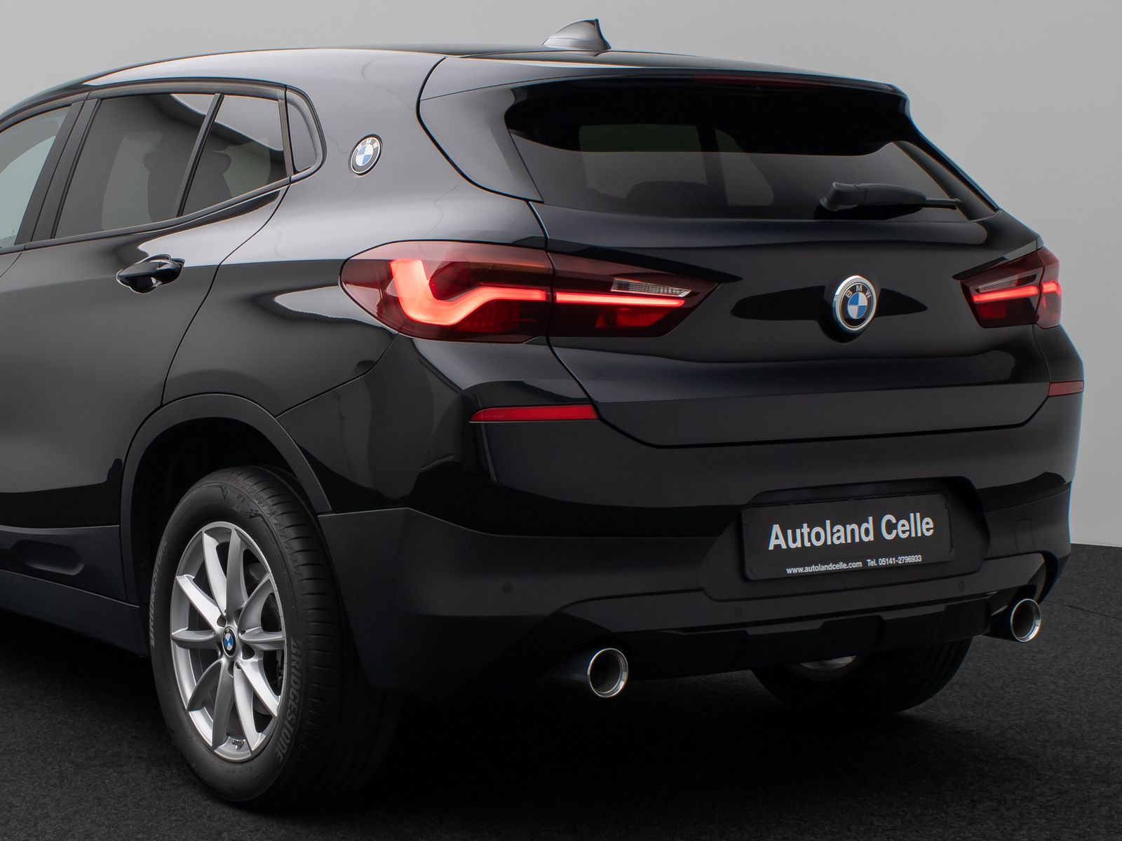 Fahrzeugabbildung BMW X2 sD20d Panorama NaviPlus HUD DAB HiFi Alarm