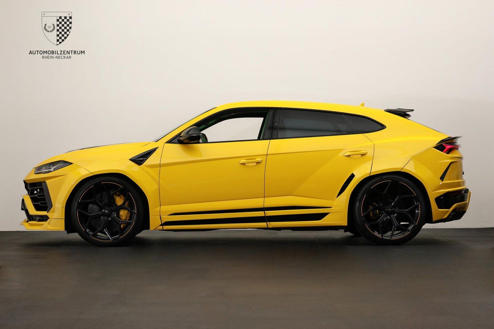 Lamborghini Urus NOVITEC Esteso FullCarbon 23 NL4 FullPPF foto 5
