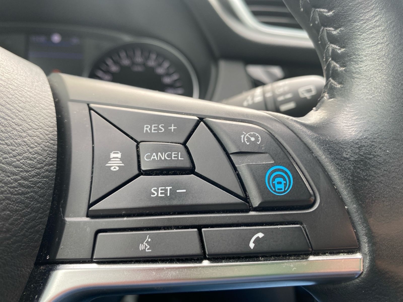 Fahrzeugabbildung Nissan Qashqai 1.3 DIG-T Automatik Tekna+ *AHK*Bose*GJR