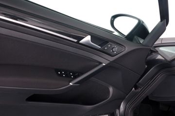 Volkswagen Golf VII 1,5TSI BMT DSG Variant Highline ACC LED