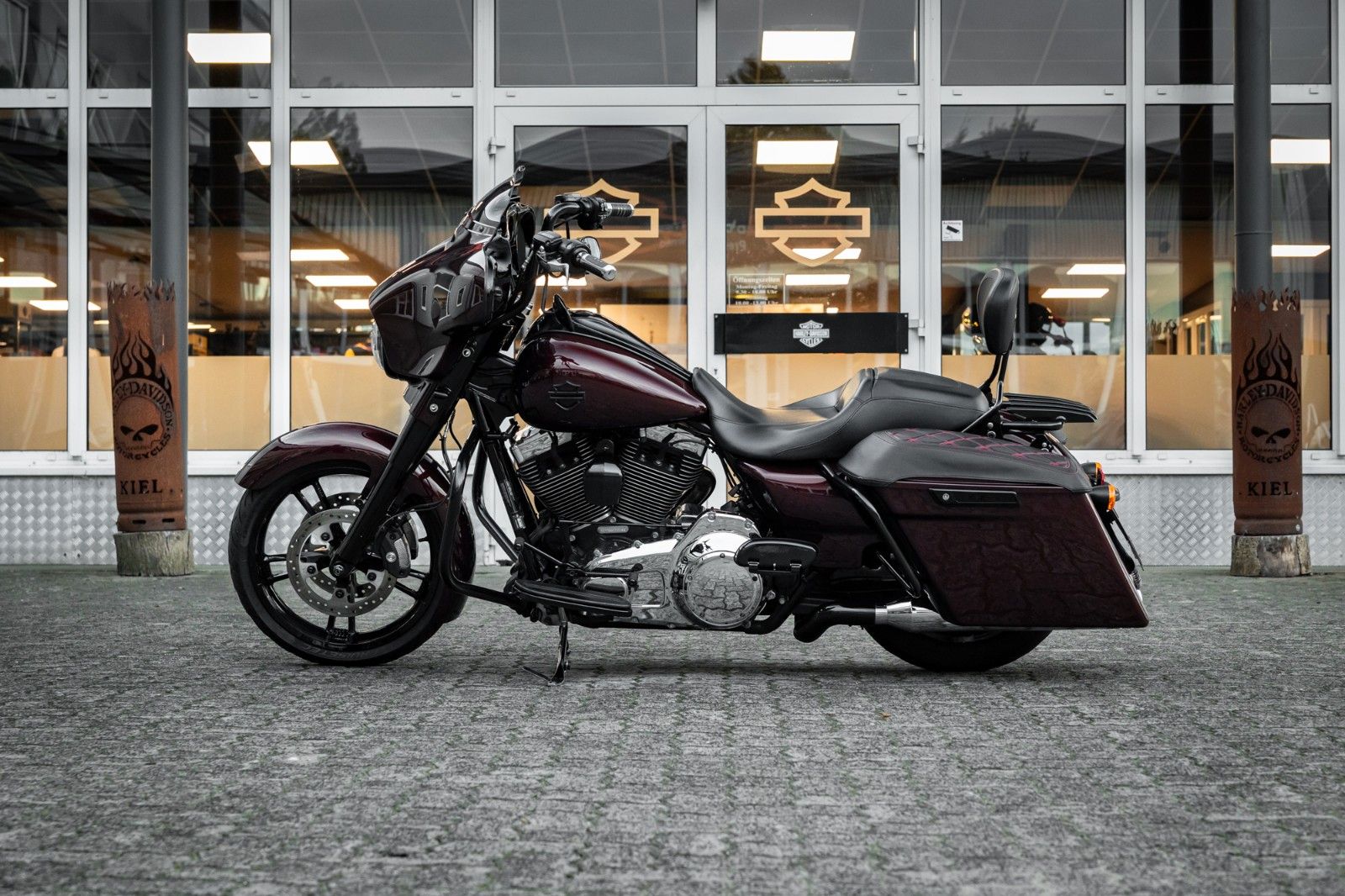 Fahrzeugabbildung Harley-Davidson STREET GLIDE SPECIAL FLHXS - APE - KessTech -