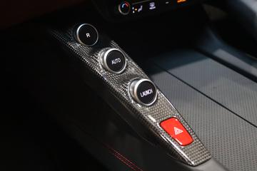 2018 Ferrari GTC4LUSSO — миниатюра 15