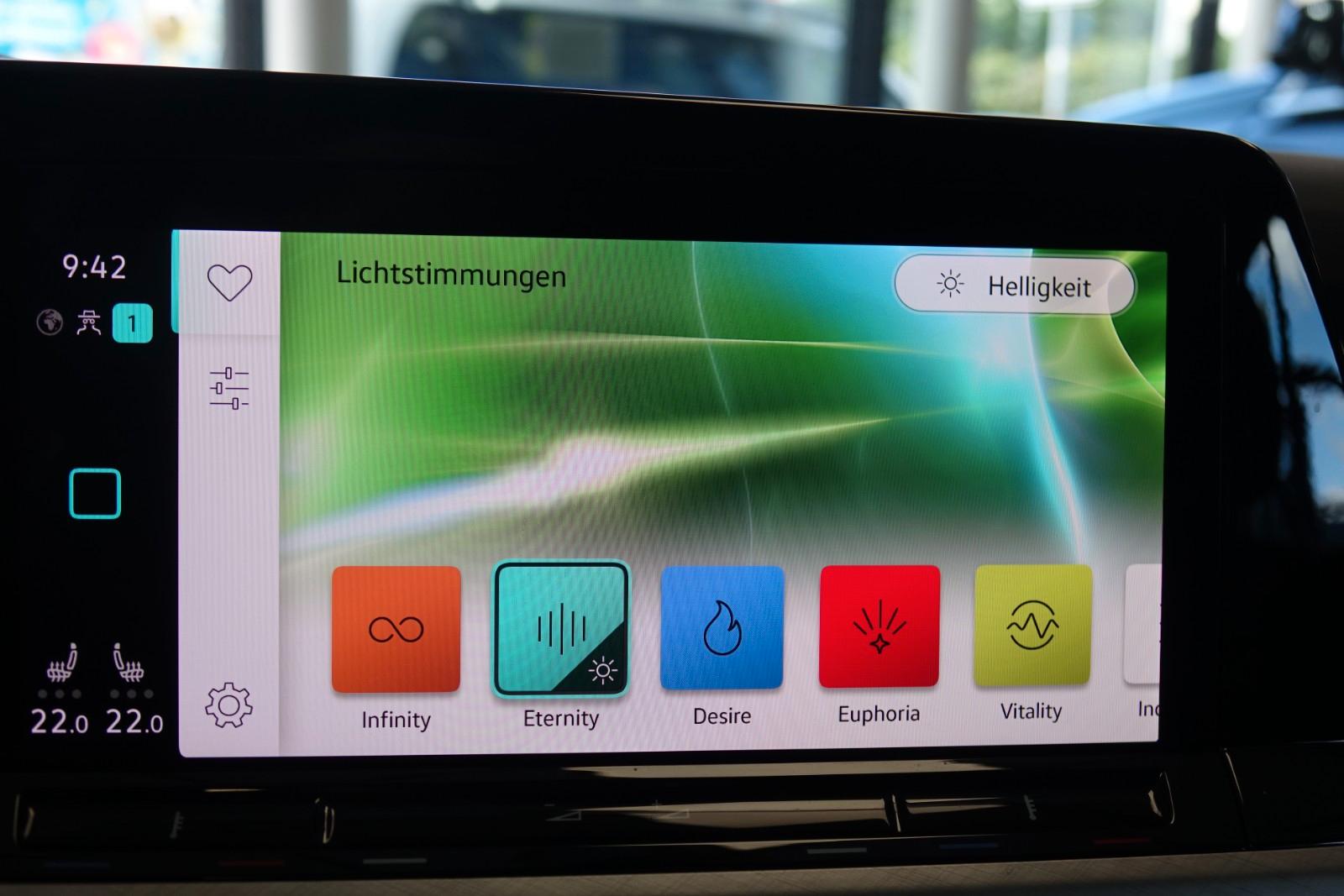 Volkswagen Golf VIII Variant Life +AHK+RFK+STHZ+ACC+Massage, миниатюра 17