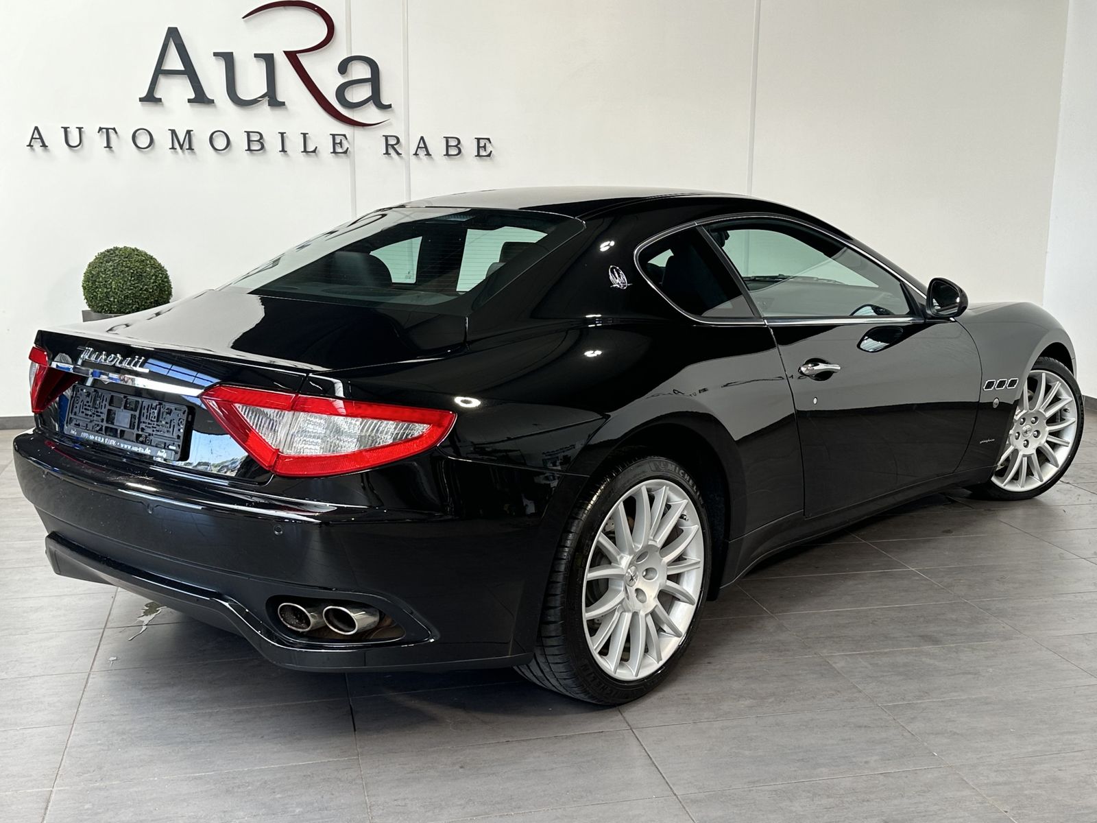 Fahrzeugabbildung Maserati GranTurismo S 4.7 V8 NAV+XEN+TEMPOMAT+2HD+20ZOLL