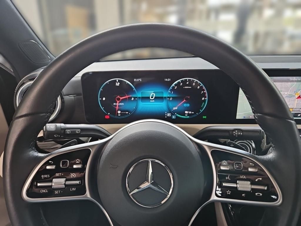 Fahrzeugabbildung Mercedes-Benz A 250 e Progressive Totw. Pano Memo LED 360° DAB