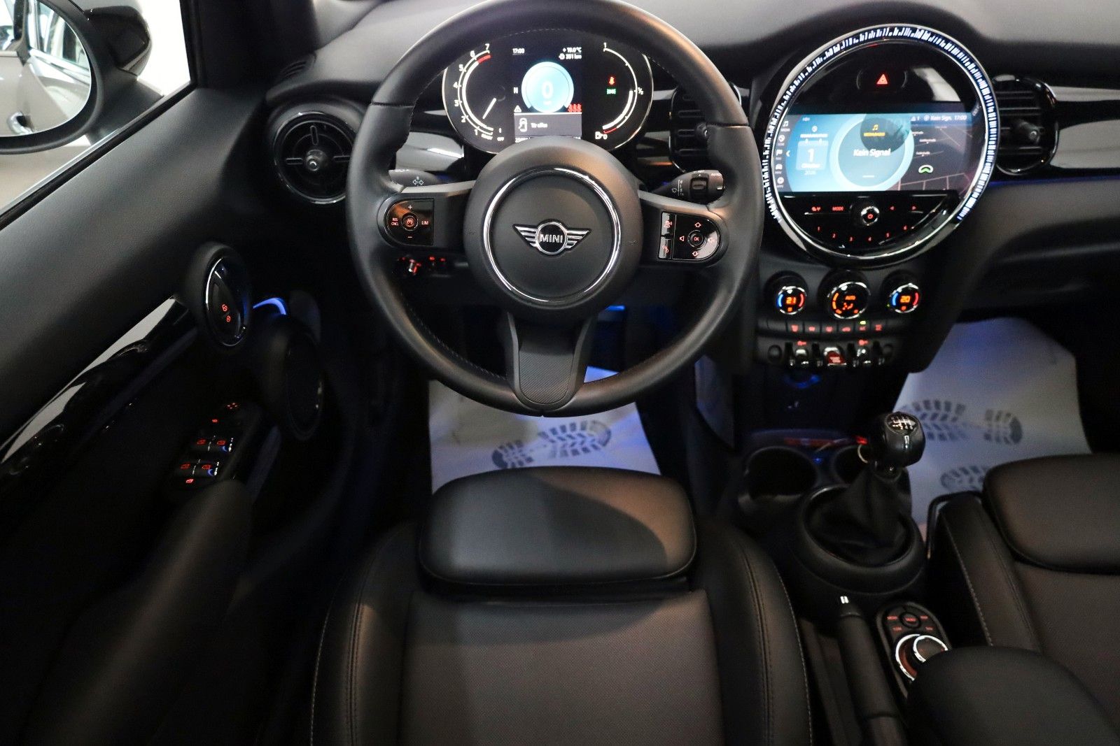 Fahrzeugabbildung MINI COOPER Mini 5-trg,Leder,Navi,Panorama,LED