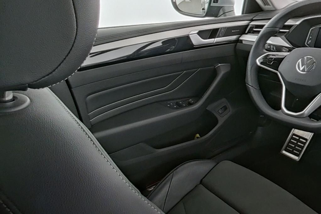 Volkswagen Arteon SB Elegance 2.0 TDI SCR DSG RFK*PDC*Tempo
