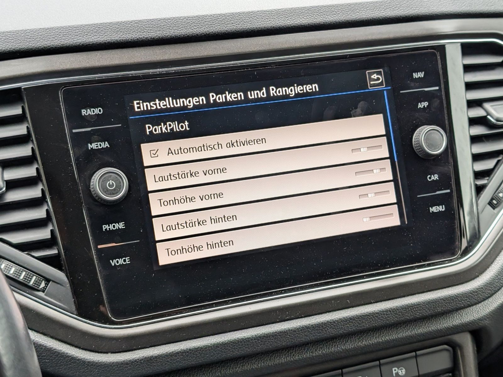 VW T-Roc 2.0 TDI Style Automatik Navi ACC – Bild 27