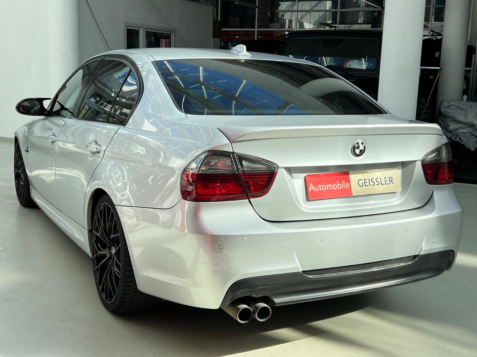 BMW 330i M-Paket | 272 ch | BVM | Alcantara | GPS Professional | Sièges chauffants | Xénon