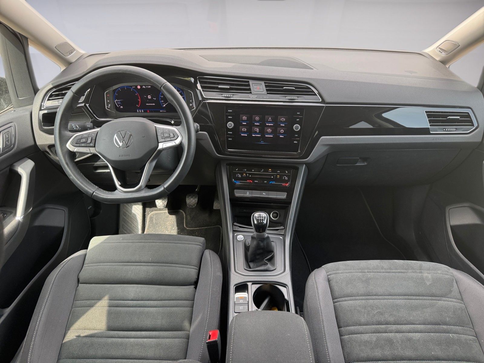 Fahrzeugabbildung Volkswagen Touran Comfortline 1.5 TSI
