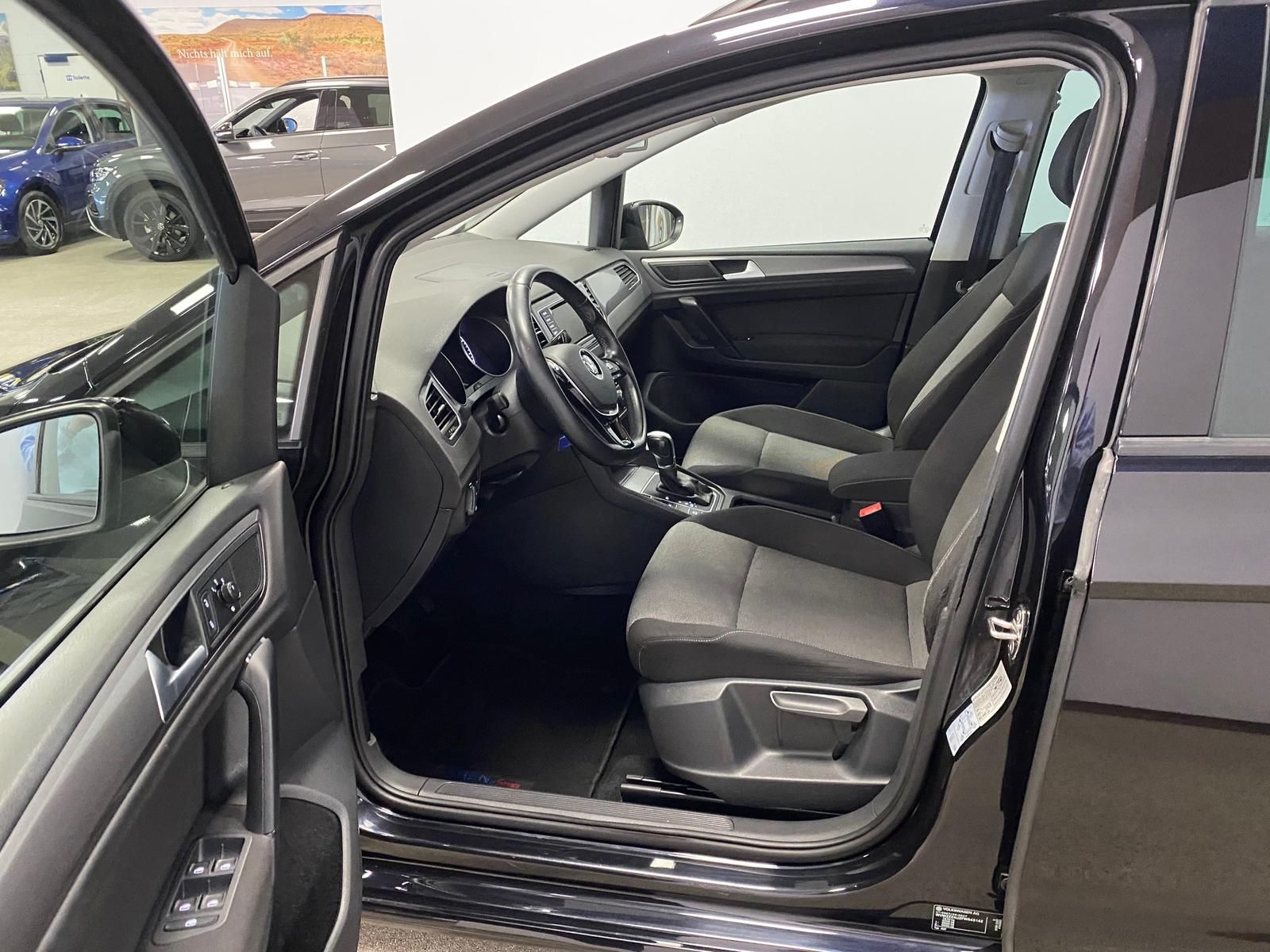 Fahrzeugabbildung Volkswagen Golf VII SPORTSVAN 1.2 TSI+ACC+SITZHEIZ+GARANTIE