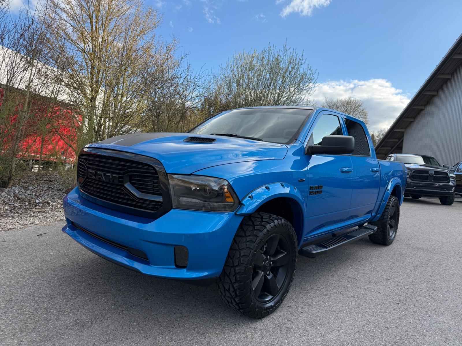 Dodge RAM 1500 HEMI 5.7L CREW CAB SPORT HOCH & BREIT