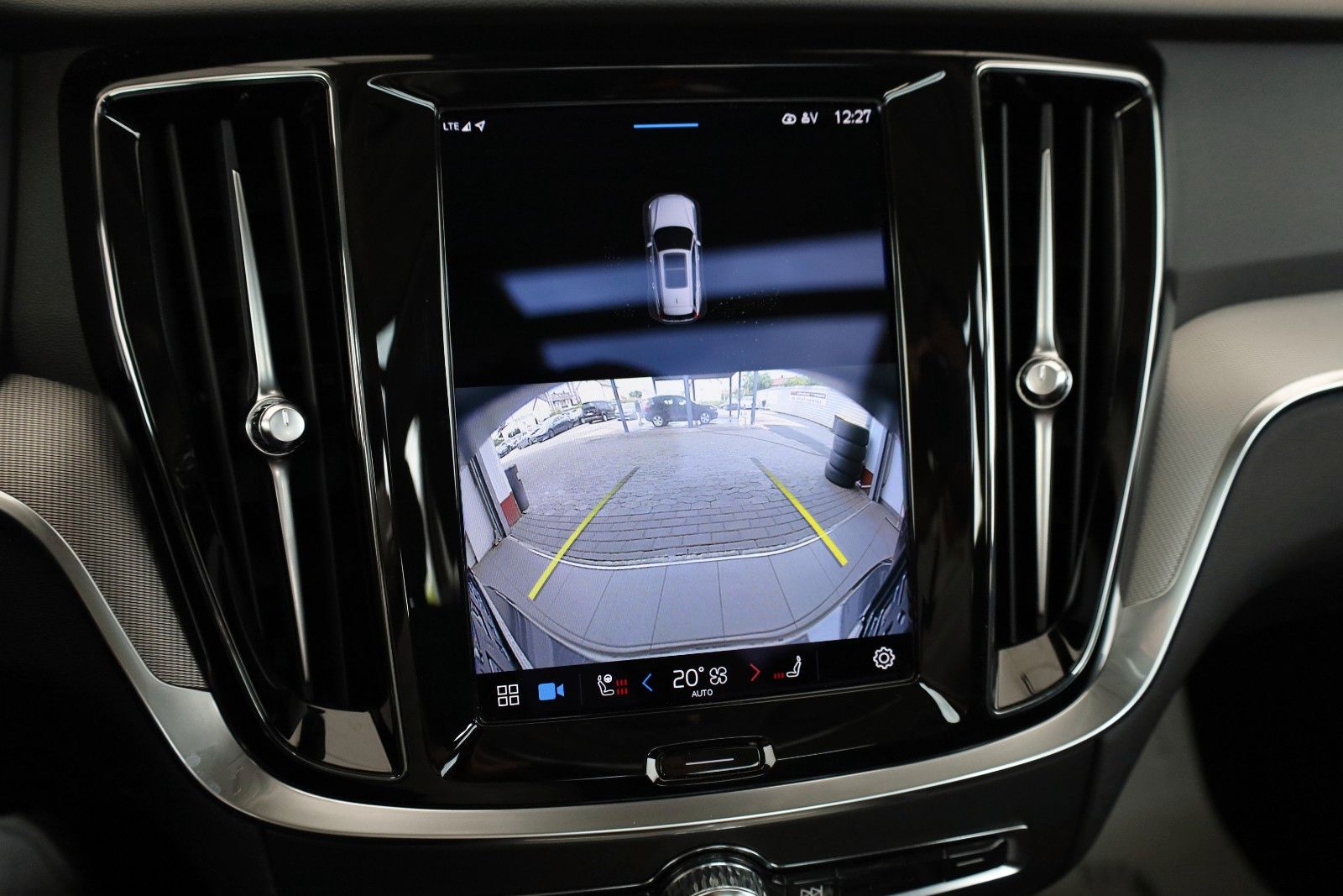 Fahrzeugabbildung Volvo V60 Kombi Plus Bright Leder,Navi,LED,PanDach,ACC