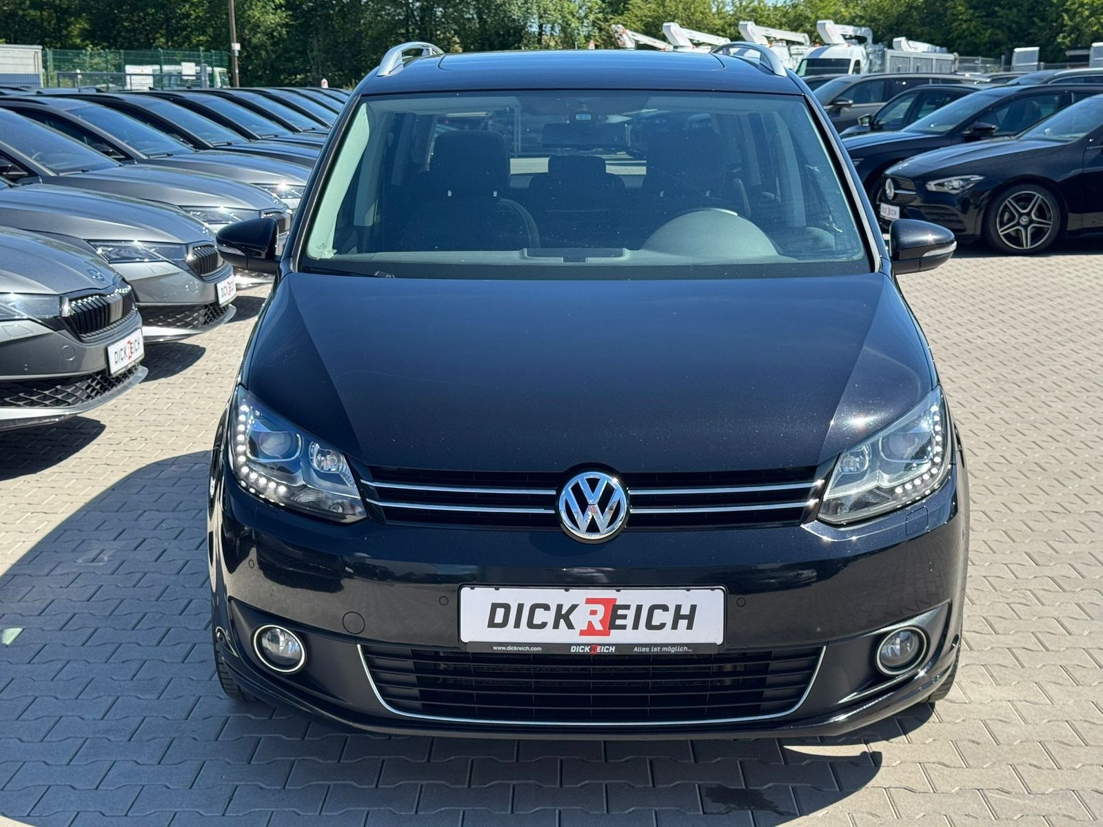 Fahrzeugabbildung Volkswagen Touran 2.0 TDI Cup PANO*BI-XENON*KLIMA*PDC*SHZ