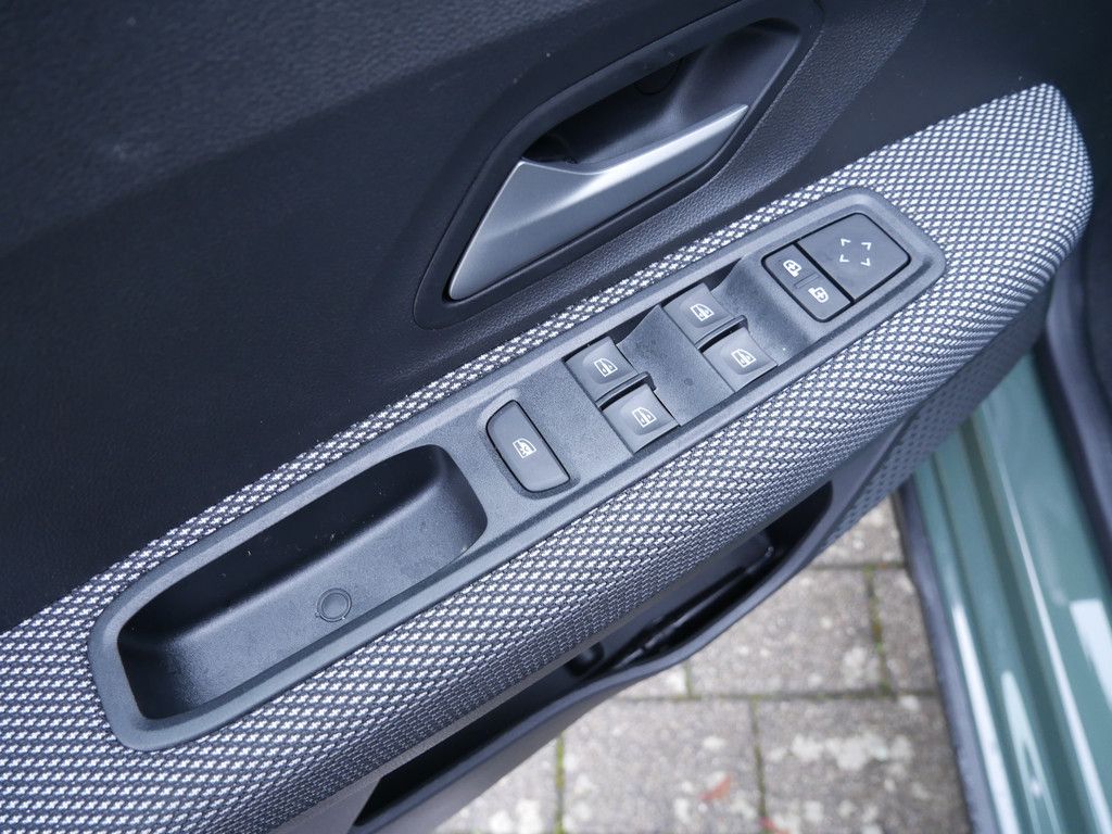 Fahrzeugabbildung Dacia Sandero Stepway Expression TCe 90