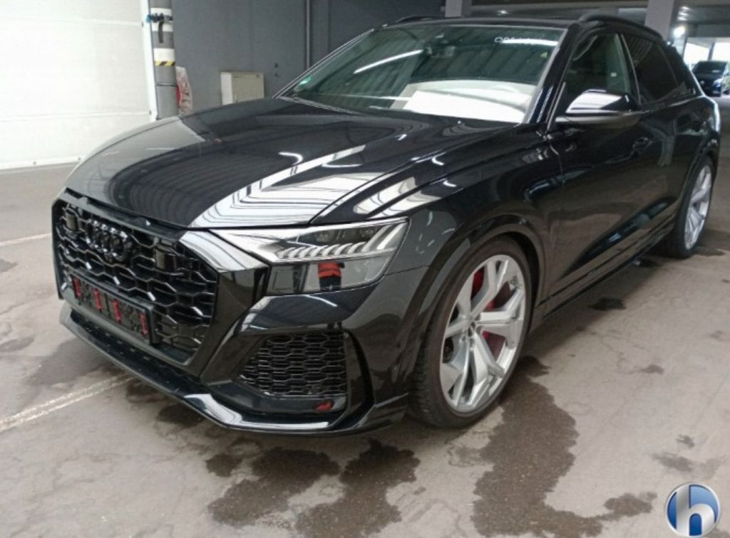 Audi RSQ8
