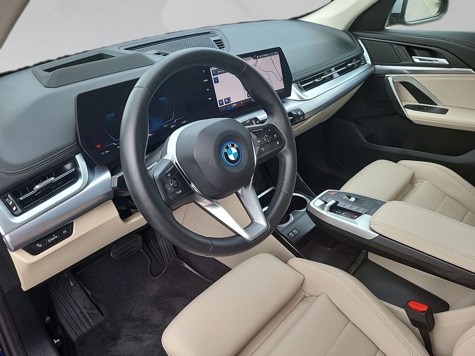 BMW IX1 xDrive30 xLine LED AHK HeadUp 360° KeyLess foto 4