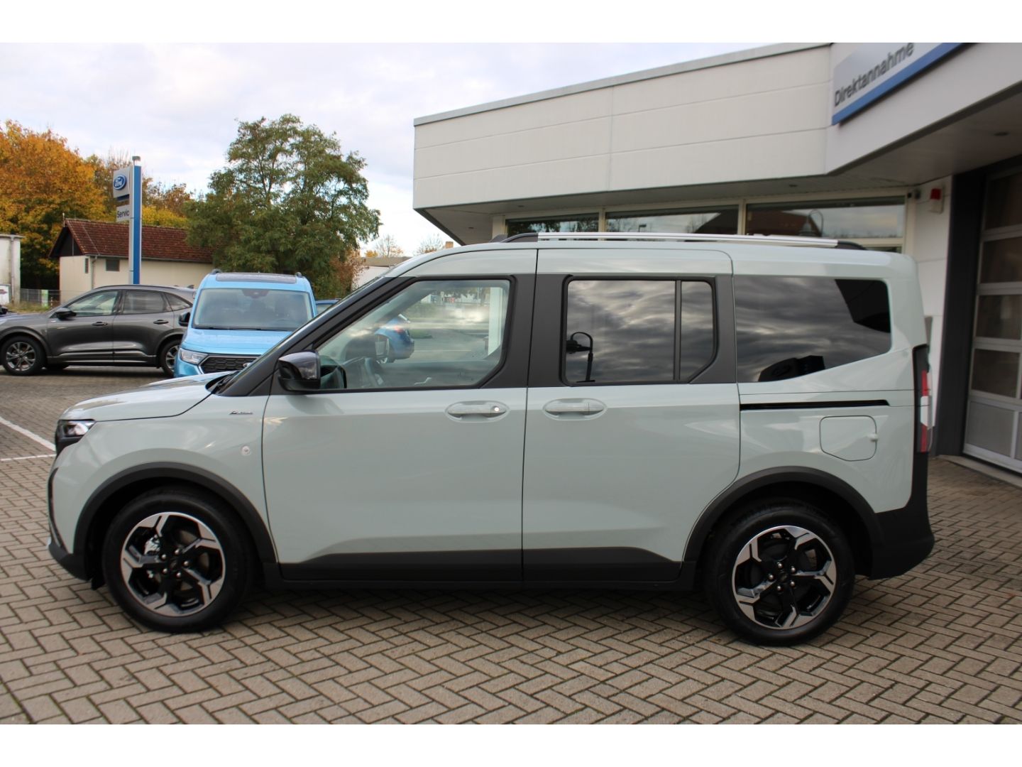 Fahrzeugabbildung Ford Tourneo Courier Active1,0 EcoBoost ACC Navi TWA