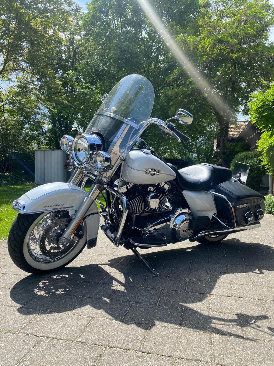 Harley-Davidson Road King Classic 103 J&H TOUR PACK