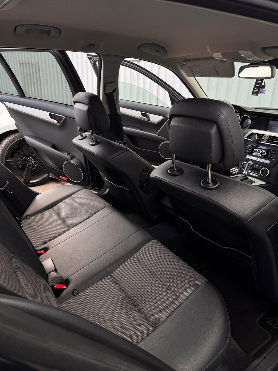 Mercedes-Benz C200 2011 — photo 7