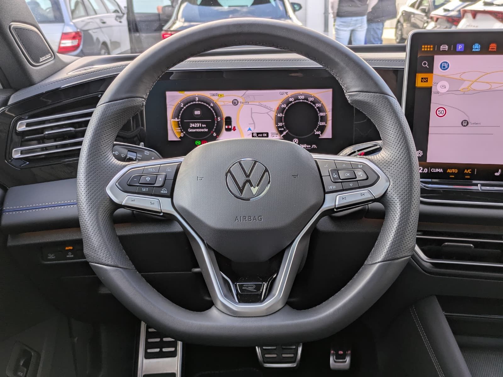 Fahrzeugabbildung Volkswagen Tiguan 2.0 TDI 4M R-Line PANO*H&K*AHK*MATRIX*20"