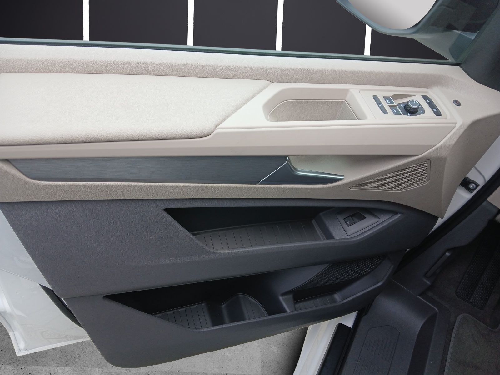 Fahrzeugabbildung Volkswagen T7 Multivan TSI Edition 7- DSG AHK NAVI IQ.LIGHT