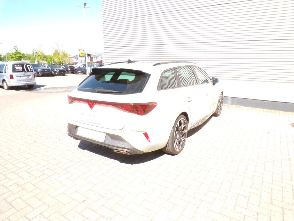 Fahrzeugabbildung CUPRA Leon Sportstourer VZ 1.5 eHybrid DSG Extreme