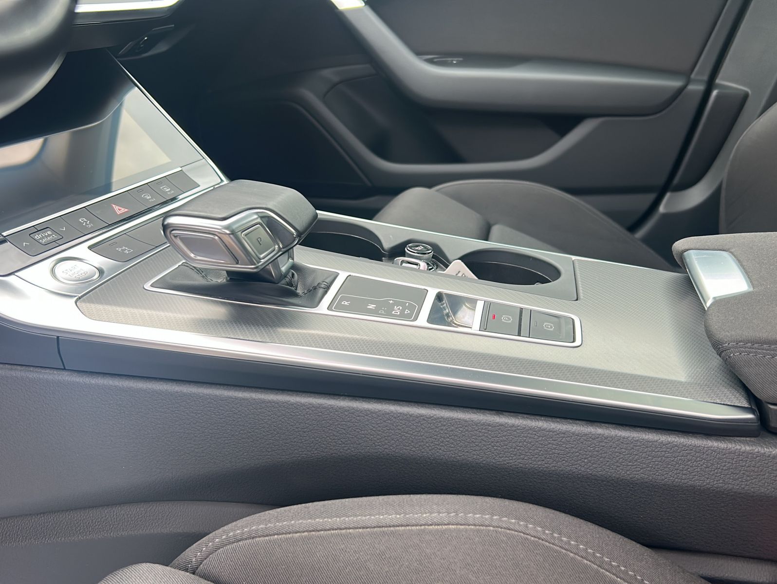 Fahrzeugabbildung Audi A6  Avant 40 TDI SPORT
