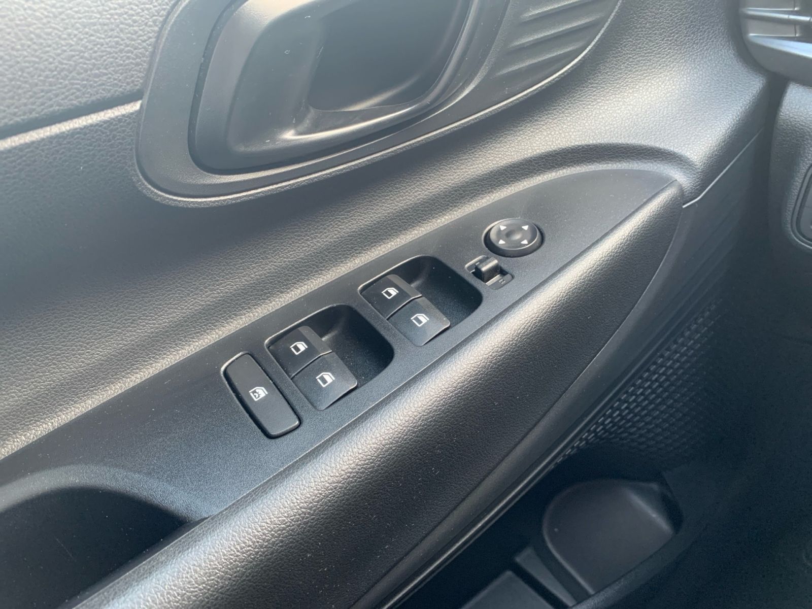 Fahrzeugabbildung Hyundai BAYON 1.0 T-GDI Select Navi Kamera