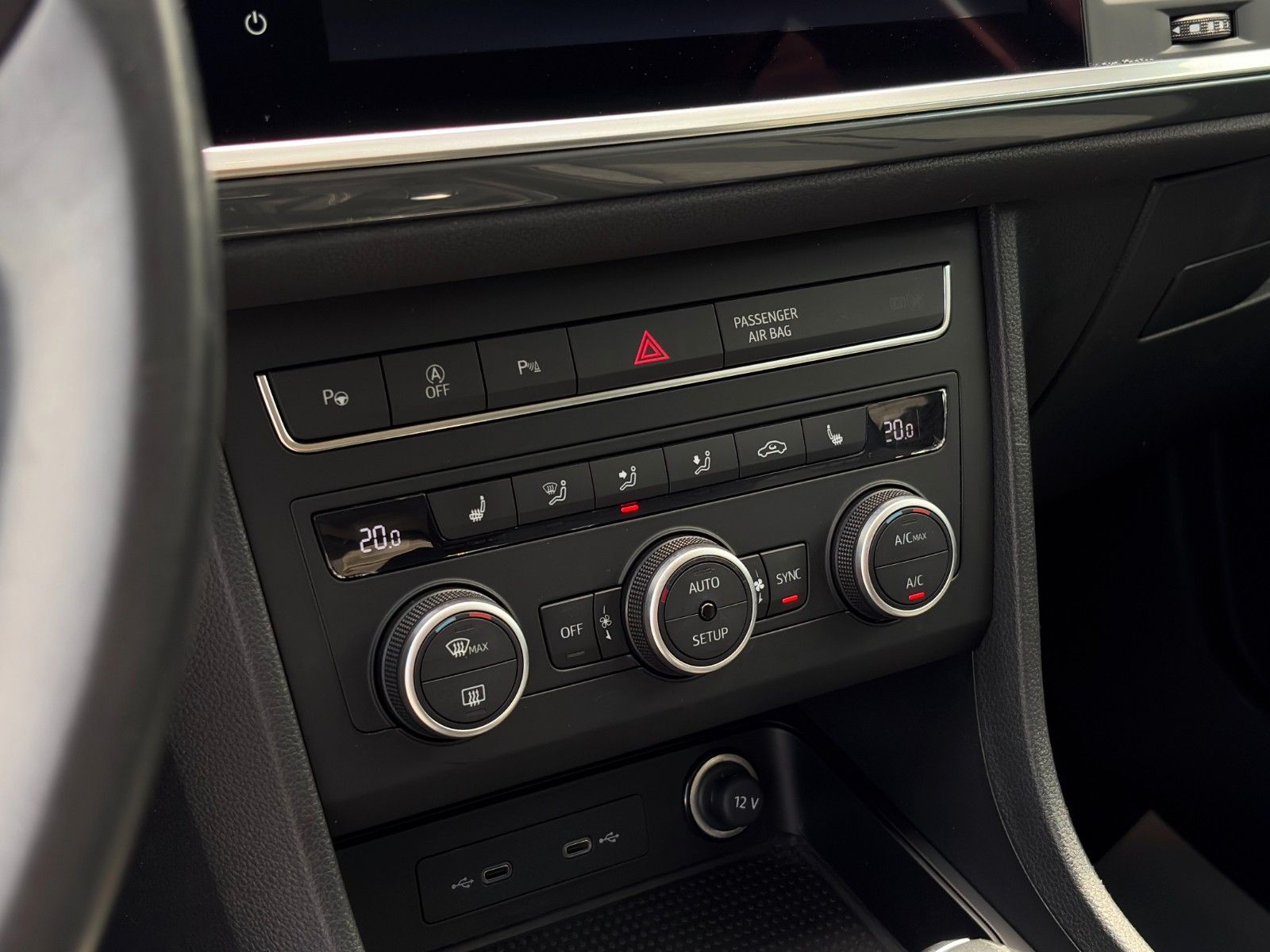 Fahrzeugabbildung SEAT Ateca Style 1,5 TSI DSG Tempomat LHZ SHZ CAM NAV