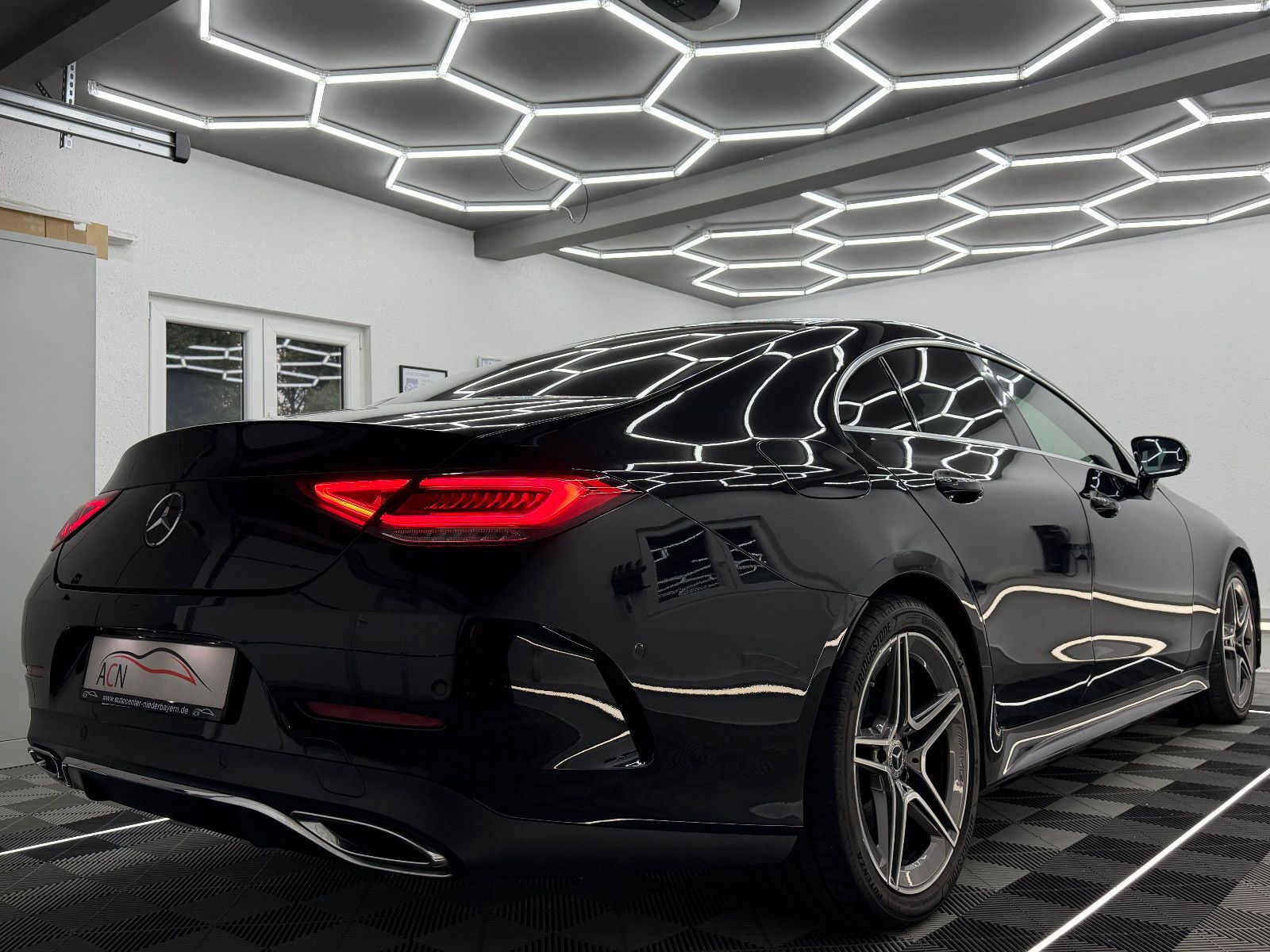 Fahrzeugabbildung Mercedes-Benz CLS 350 d 4Matic AMG-LINE/HuD/eGSD/DISTRONIC+