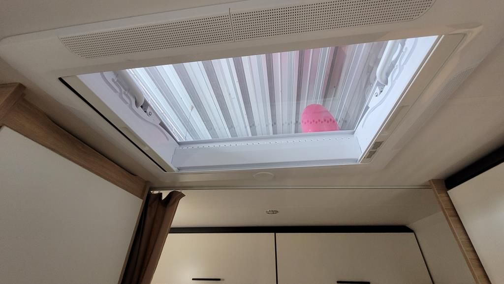 Autohaus Zimpel -  Sterckeman 390CP 2024 ShowerPaket+Cosy+Gasheizung - Bild 15