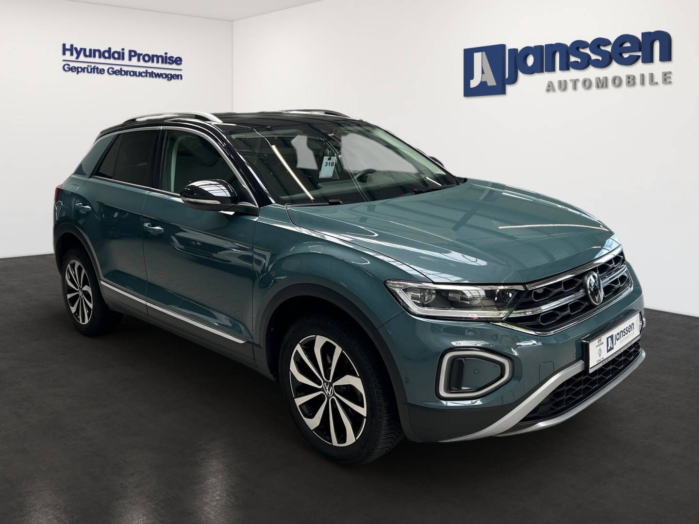 Fahrzeugabbildung Volkswagen T-Roc 1.5 TSI | CarPlay | Dachrehling | LED |