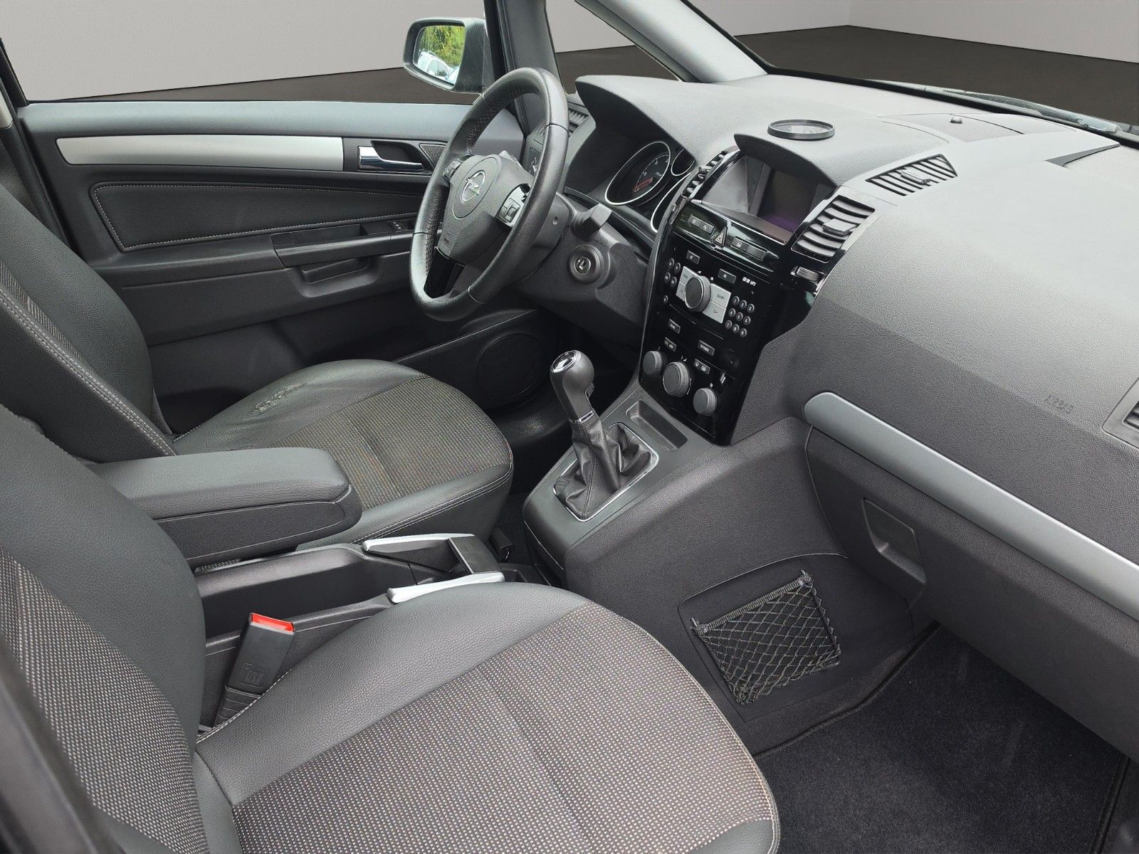Fahrzeugabbildung Opel Zafira B Innovation "110 Jahre" 7-Sitzer 1.Hand