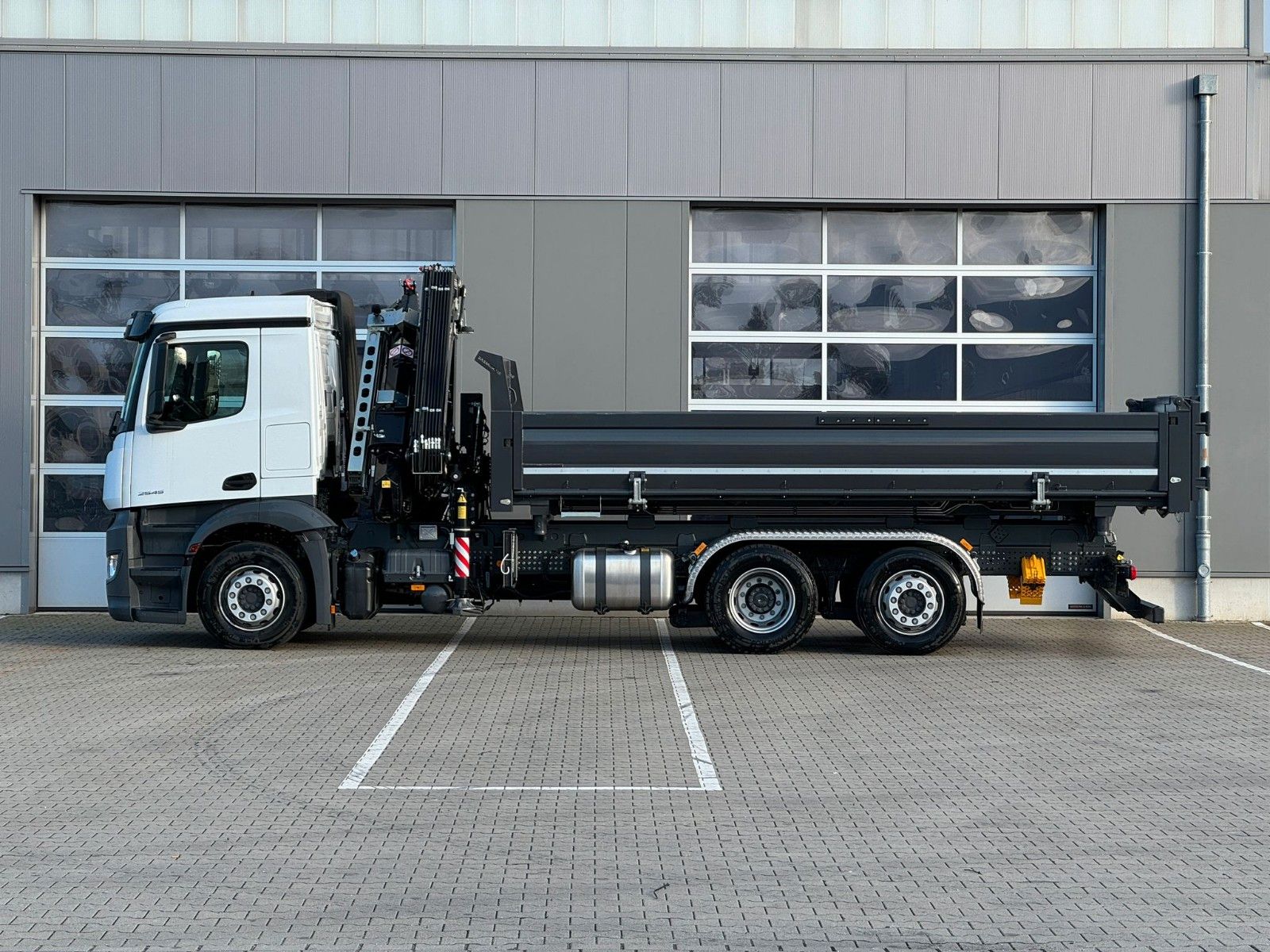 Fahrzeugabbildung Mercedes-Benz Actros 2545 Bordmatik Seilwi* Vorb* FASSI 235-6