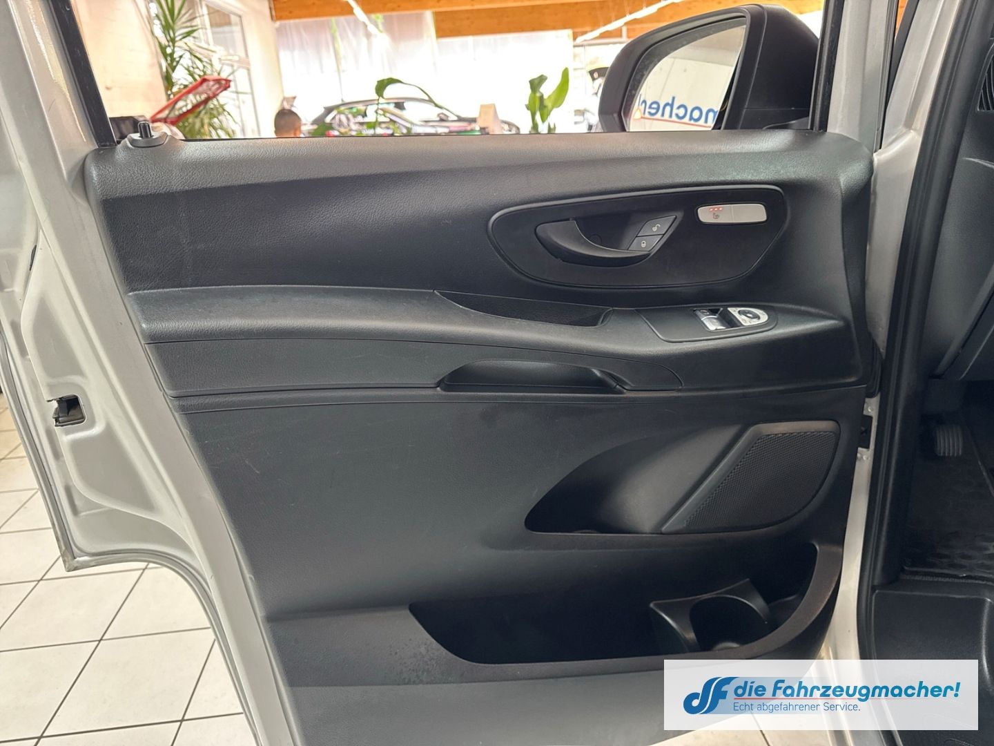 Fahrzeugabbildung Mercedes-Benz Vito Mixto 119 CDI 4x4 lang LED Navi *EXPORT