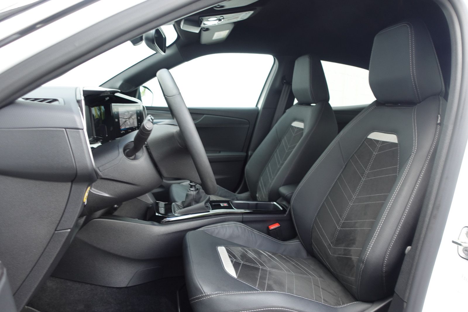 Fahrzeugabbildung Opel Mokka 1.2Turbo  Ultimate Navi,Sitzh.,Kamera,PDC