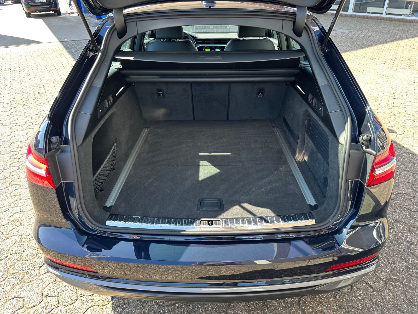 Fahrzeugabbildung Audi A6 Avant 40 TDI S line S Tronic ACC/Matrix/Navi
