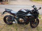 Honda CBR650R Traumzustand! Nur 4.300 km Original Zub. - HONDA CBR 300