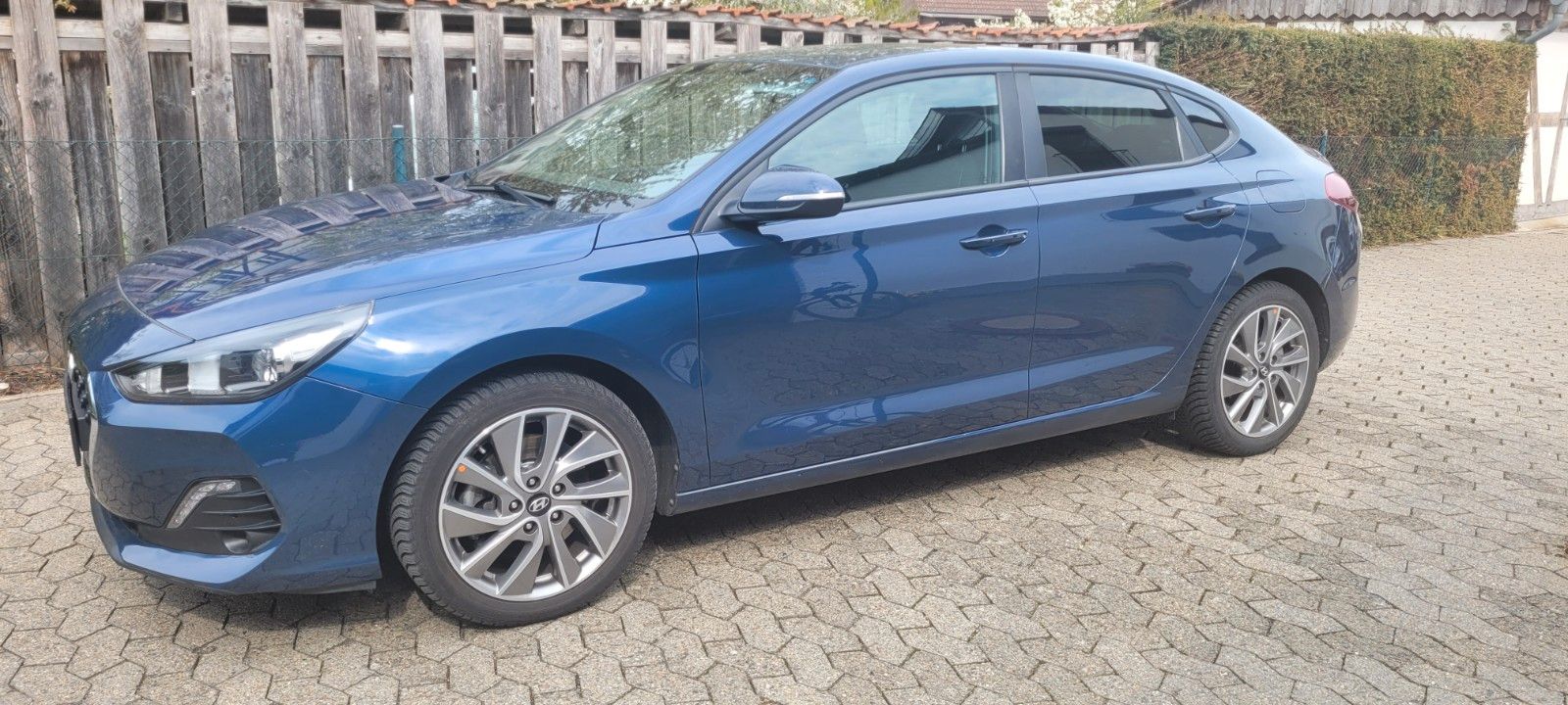 HYUNDAI i30